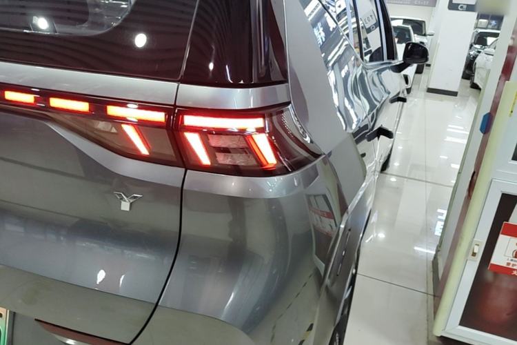 Used AION Y 2022 70 Intelligent Edition Lithium Iron Phosphate Right Rear Taillight