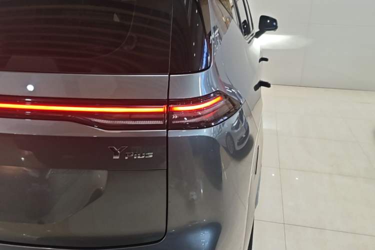 Used AION Y 2022 Plus 70 Smart Edition Right Rear Taillight