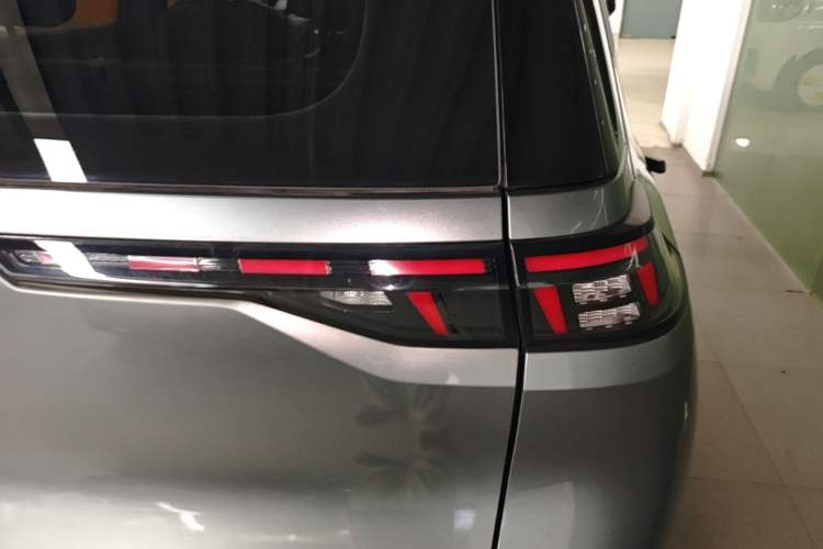 Used AION Y 2022 70 Intelligent Edition Lithium Iron Phosphate Right Rear Taillight