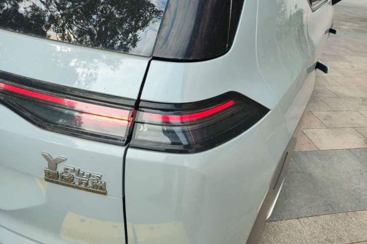 Used AION Y 2022 Plus 70 Smart Edition Right Rear Taillight