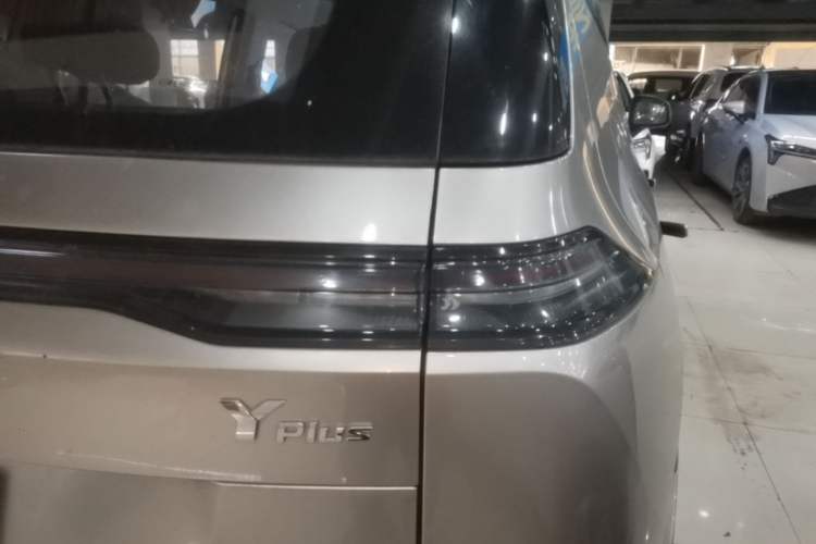 Used AION Y 2022 Plus 70 Smart Edition Right Rear Taillight