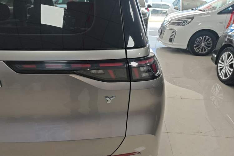 Used AION Y 2022 Plus 70 Smart Edition Right Rear Taillight