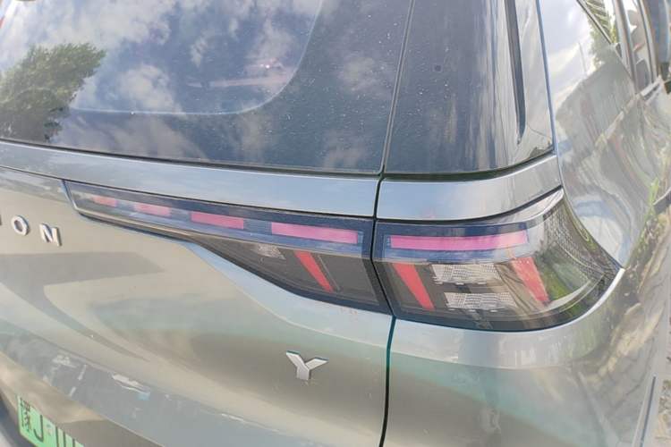 Used AION Y 2022 70 Intelligent Edition Lithium Iron Phosphate Right Rear Taillight