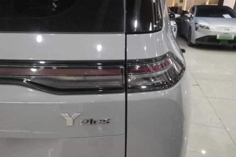 Used AION Y 2022 Plus 70 Smart Edition Right Rear Taillight