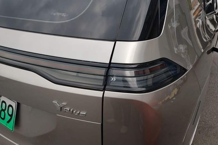 Used AION Y 2022 Plus 70 Enjoy Edition Right Rear Taillight