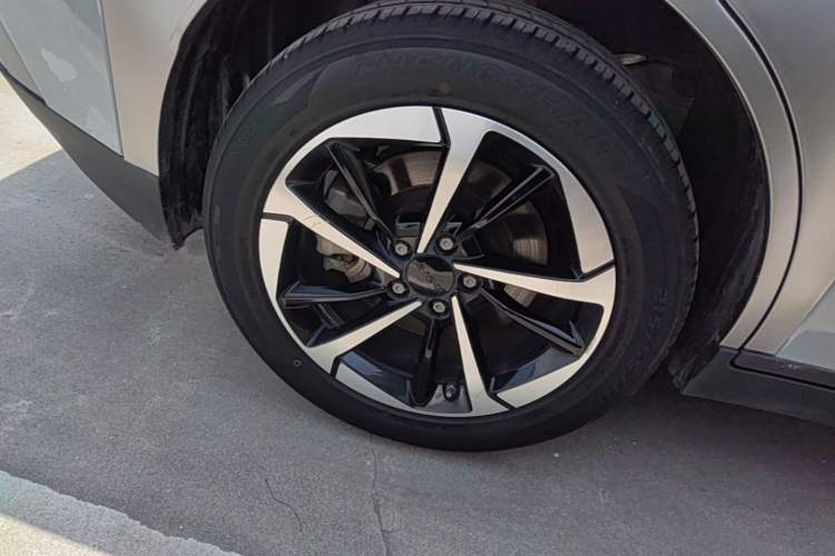 Used AION Y 2022 Plus 70 Smart Edition Right Rear Wheel Hub
