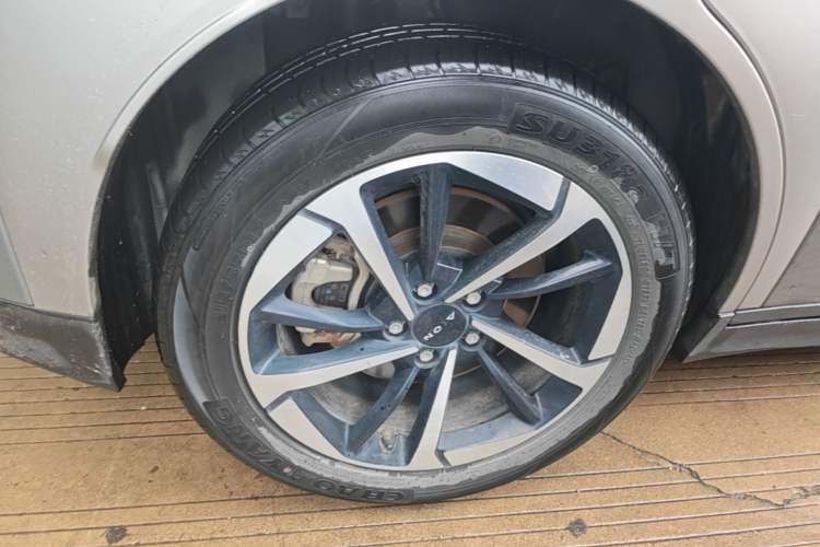 Used AION Y 2022 Plus 70 Smart Edition Right Rear Wheel Hub