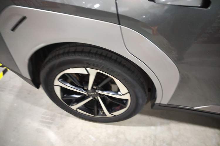Used AION Y 2022 Plus 70 Smart Edition Right Rear Wheel Hub