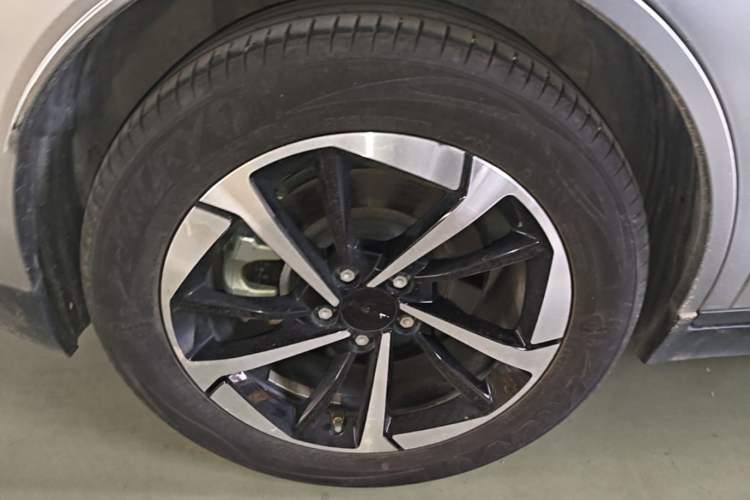 Used AION Y 2022 Plus 70 Smart Edition Right Rear Wheel Hub