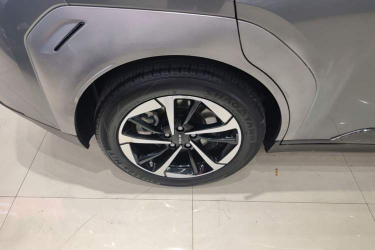 Used AION Y 2022 Plus 70 Smart Edition Right Rear Wheel Hub