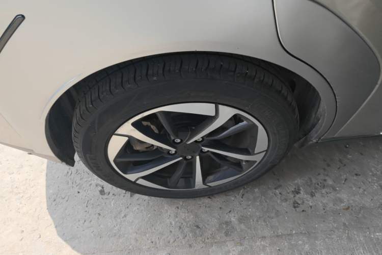 Used AION Y 2022 Plus 70 Smart Edition Right Rear Wheel Hub