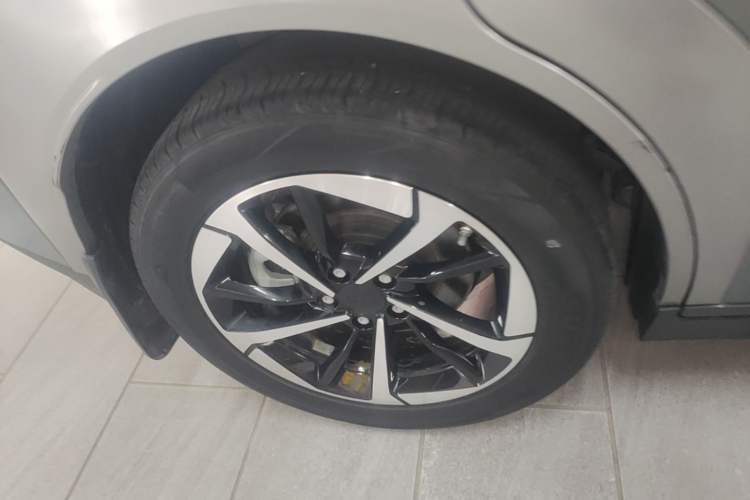 Used AION Y 2022 Plus 70 Smart Edition Right Rear Wheel Hub