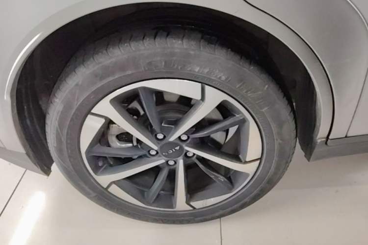 Used AION Y 2022 Plus 70 Smart Edition Right Rear Wheel Hub