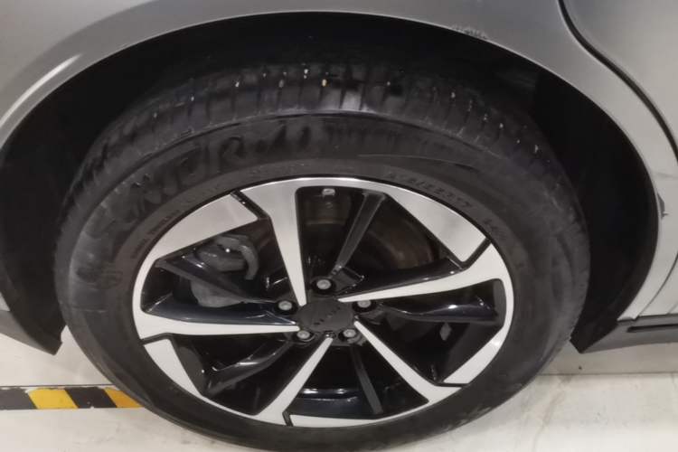 Used AION Y 2022 Plus 70 Smart Edition Right Rear Wheel Hub