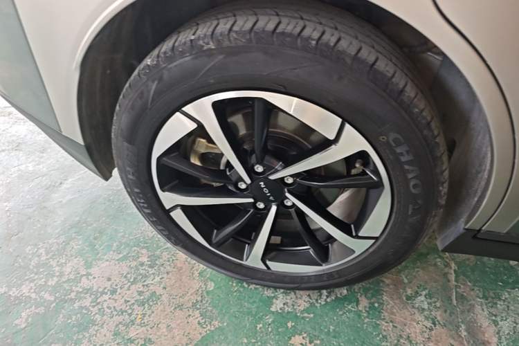 Used AION Y 2022 Plus 70 Smart Edition Right Rear Wheel Hub
