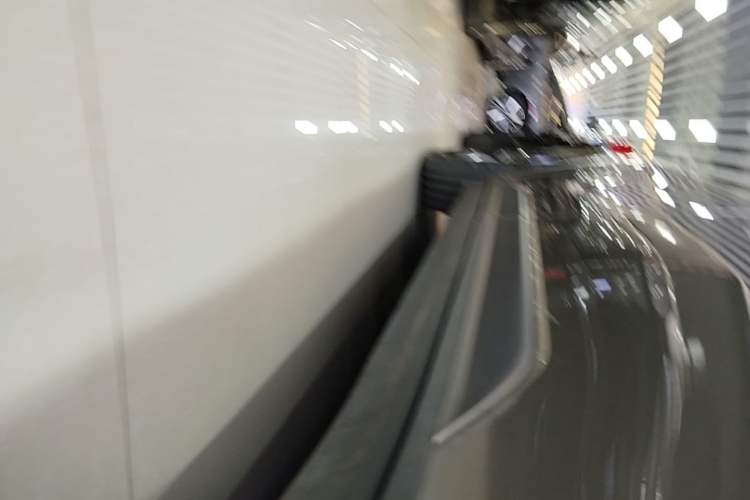 Used AION Y 2022 Plus 70 Tech Edition Right Side Sill