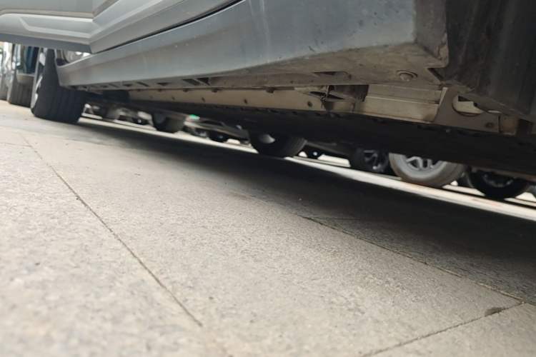 Used AION Y 2022 Plus 70 Smart Edition Right Side Sill