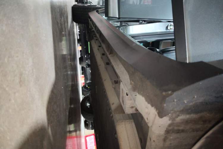 Used AION Y 2022 Plus 70 Smart Edition Right Side Sill