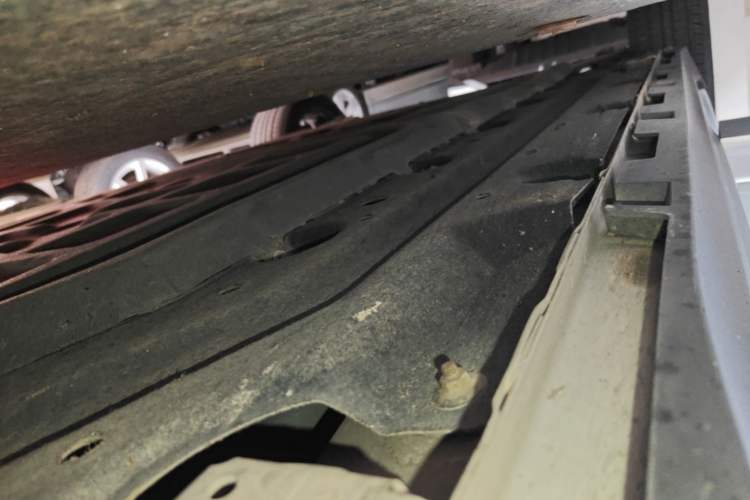 Used AION Y 2022 Plus 70 Smart Edition Right Side Sill