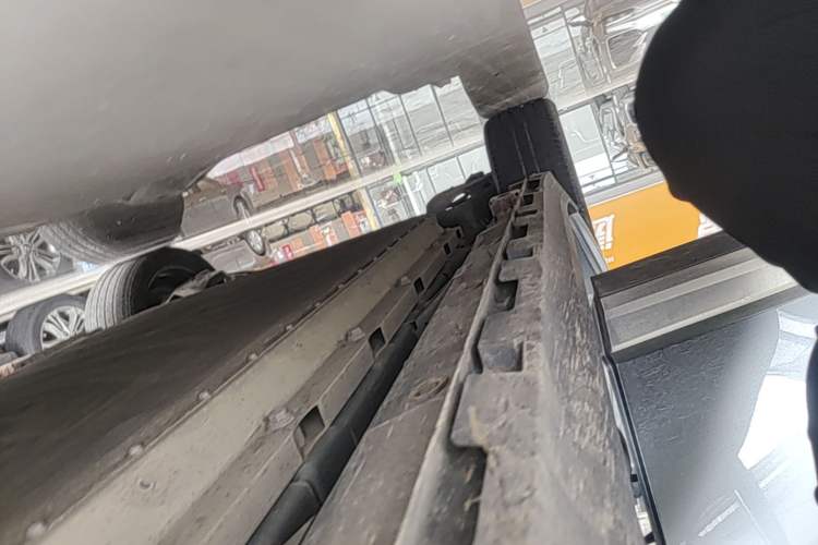 Used AION Y 2022 Plus 80 Enjoy Edition Right Side Sill