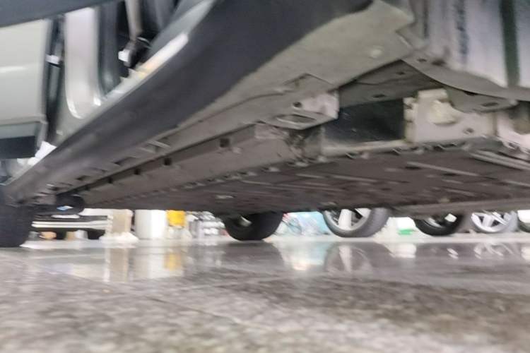 Used AION Y 2022 70 Intelligent Edition Lithium Iron Phosphate Right Side Sill