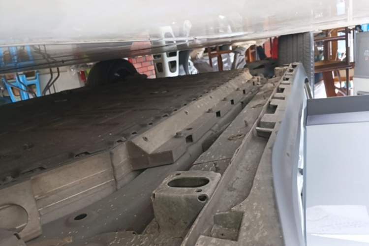 Used AION Y 2022 70 Intelligent Edition Lithium Iron Phosphate Right Side Sill