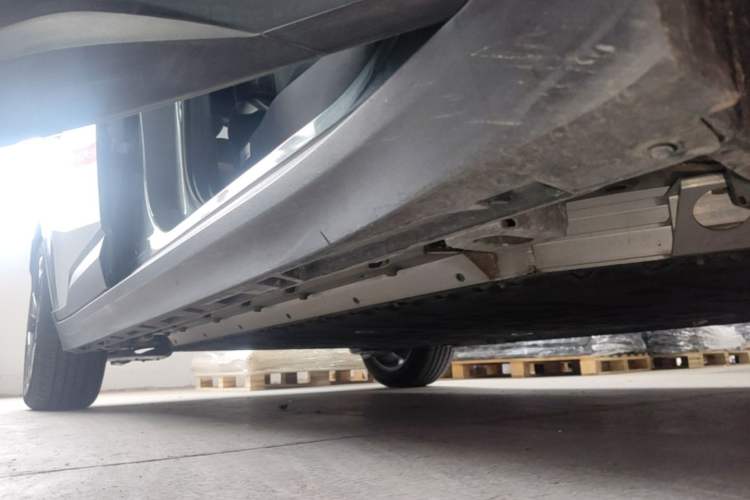 Used AION Y 2022 70 Intelligent Driving Version Lithium Iron Phosphate Right Side Sill