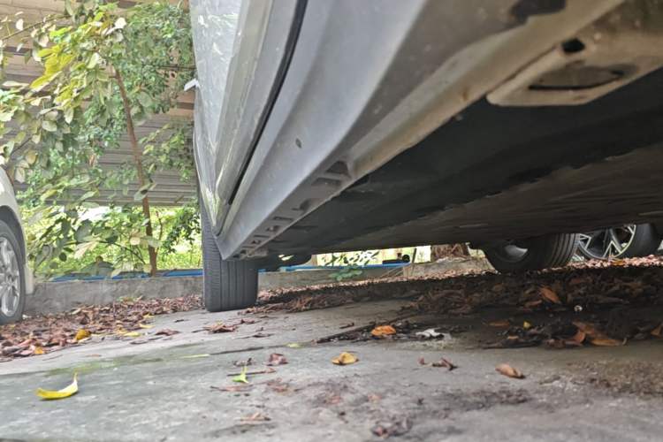 Used AION Y 2022 Plus 70 Smart Edition Right Side Sill