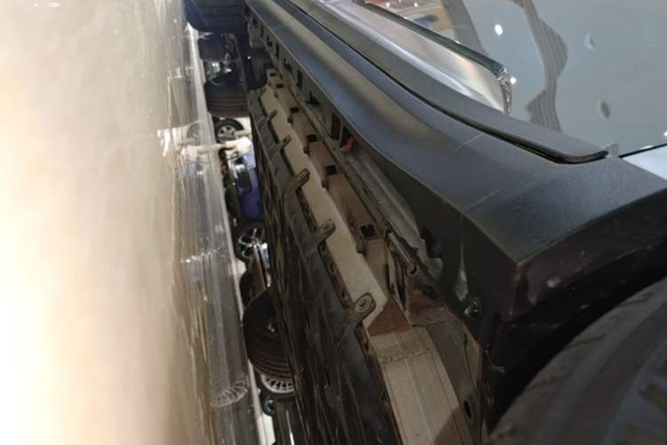 Used AION Y 2022 Plus 70 Smart Edition Right Side Sill