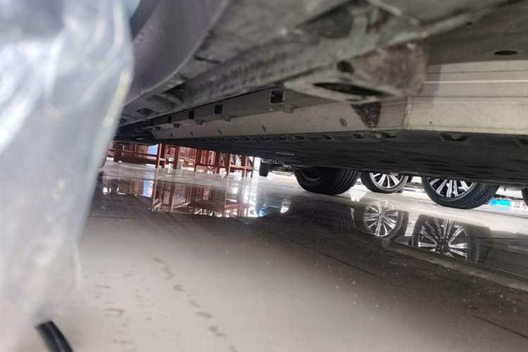 Used AION Y 2022 Plus 70 Smart Edition Right Side Sill
