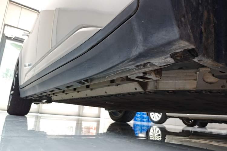 Used AION Y 2022 Plus 70 Smart Edition Right Side Sill