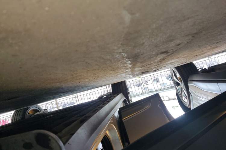 Used AION Y 2022 Plus 70 Tech Edition Right Side Sill