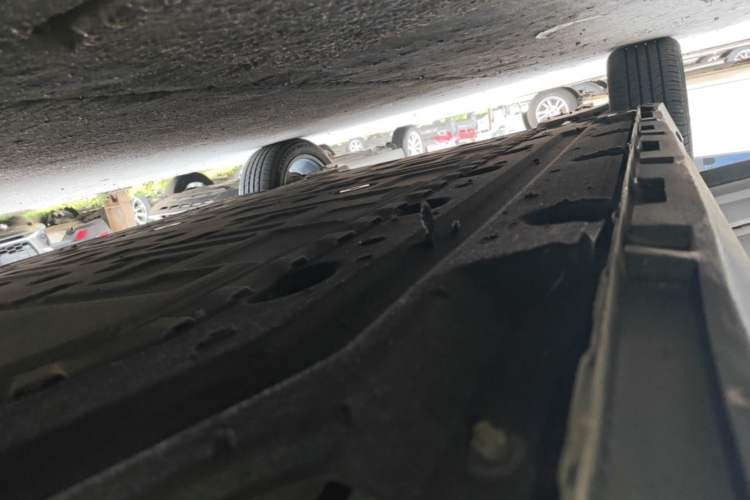 Used AION Y 2022 Plus 70 Smart Edition Right Side Sill
