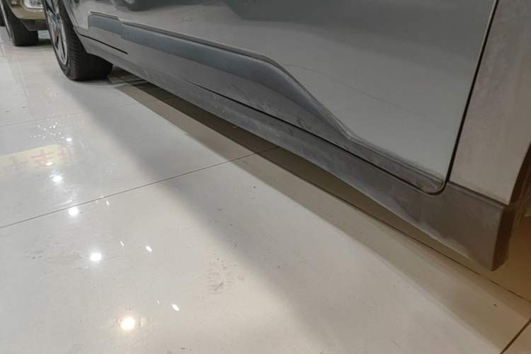 Used AION Y 2022 Plus 70 Enjoy Edition Right Side Sill