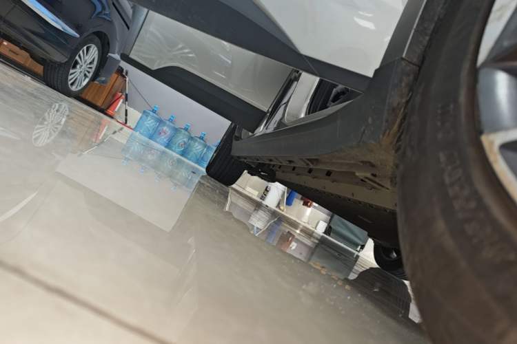 Used AION Y 2022 Plus 70 Smart Edition Right Side Sill