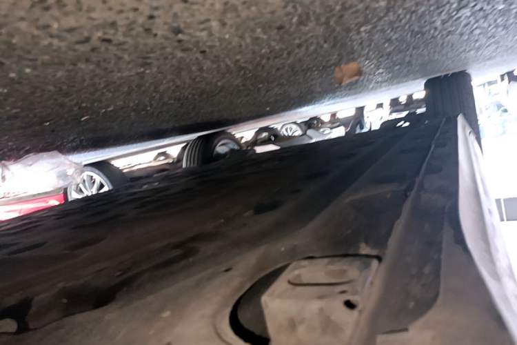 Used AION Y 2022 Plus 70 Tech Edition Right Side Sill