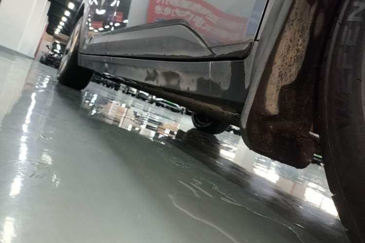 Used AION Y 2022 70 Enjoyment Edition Lithium Iron Phosphate Right Side Sill