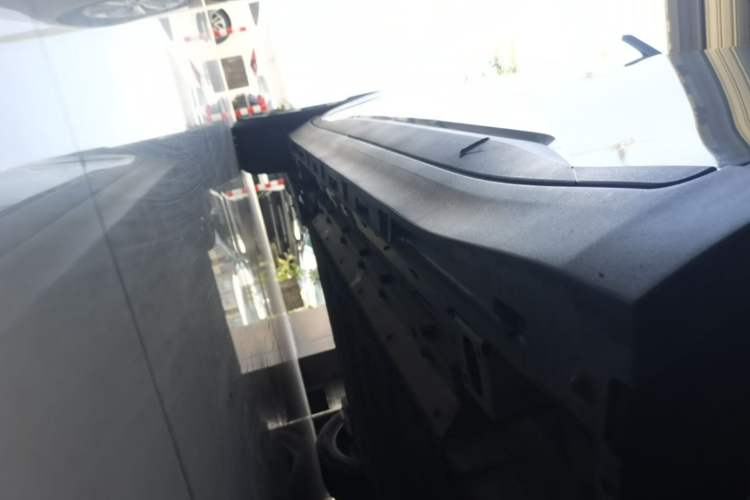 Used AION Y 2022 70 Intelligent Edition Lithium Iron Phosphate Right Side Sill