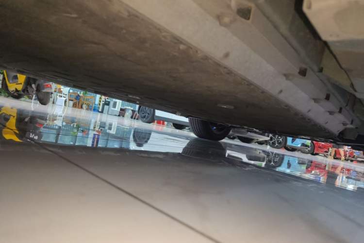 Used AION Y 2022 70 Intelligent Edition Lithium Iron Phosphate Right Side Sill