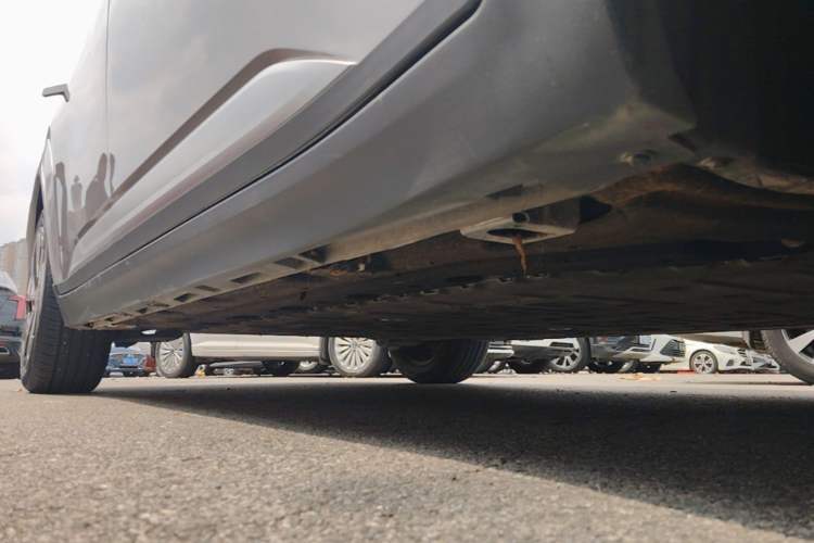 Used AION Y 2022 Plus 70 Enjoy Edition Right Side Sill