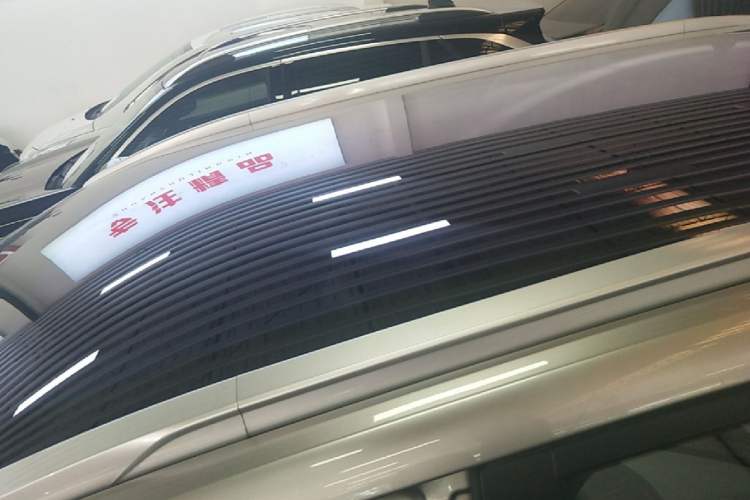 Used AION Y 2022 Plus 70 Tech Edition Roof