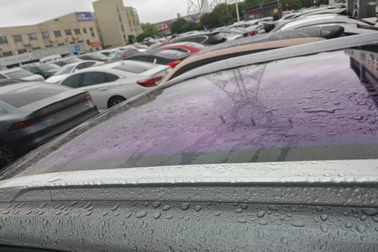 Used AION Y 2022 Plus 70 Smart Edition Roof