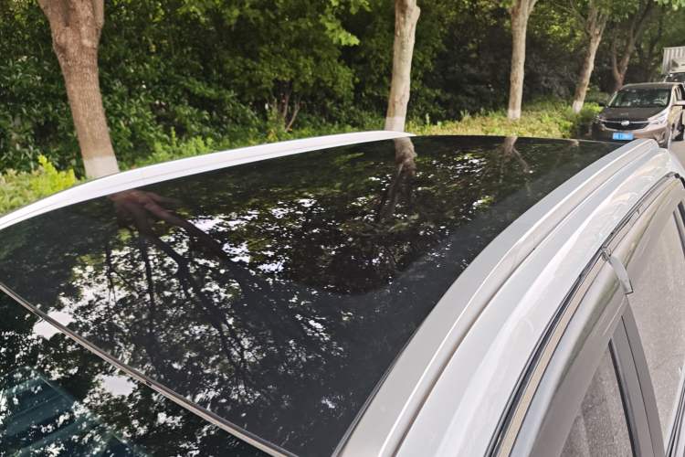 Used AION Y 2022 Plus 80 Smart Edition Roof