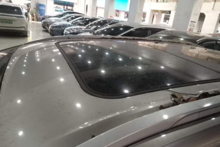 Used AION Y 2022 Plus 70 Smart Edition Roof