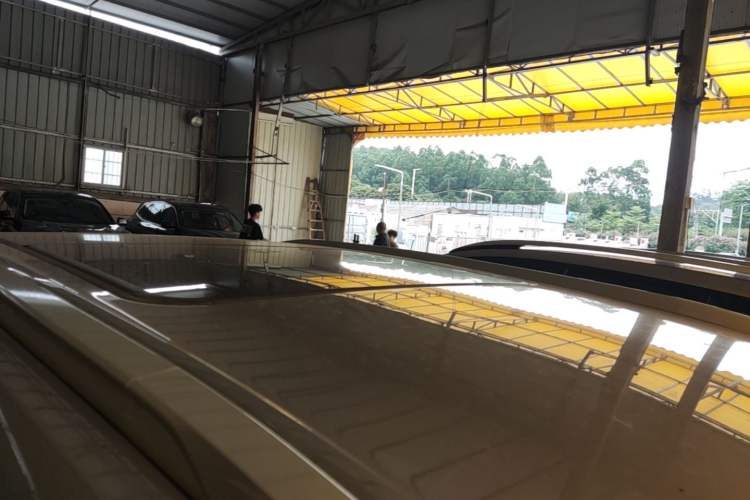 Used AION Y 2022 Plus 70 Tech Edition Roof