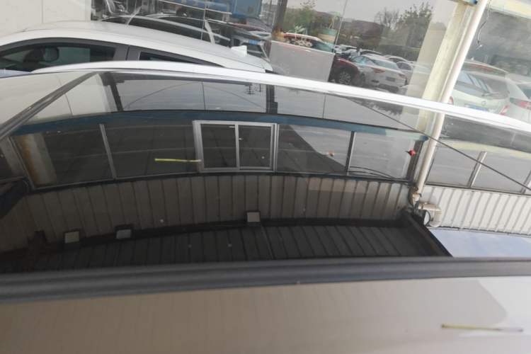 Used AION Y 2022 Plus 70 Smart Edition Roof