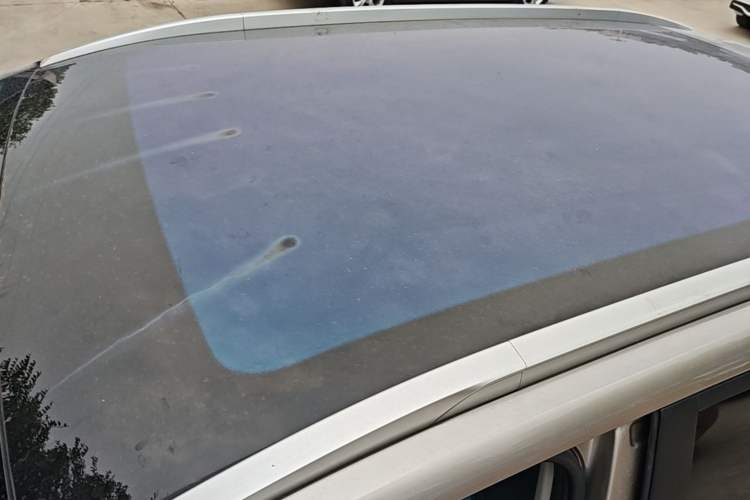 Used AION Y 2022 Plus 70 Smart Edition Roof
