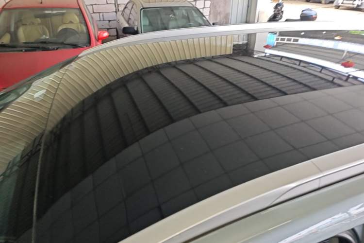 Used AION Y 2022 Plus 70 Smart Edition Roof