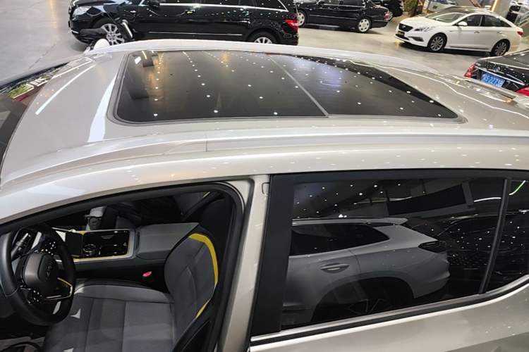 Used AION Y 2022 70 Intelligent Edition Lithium Iron Phosphate Roof