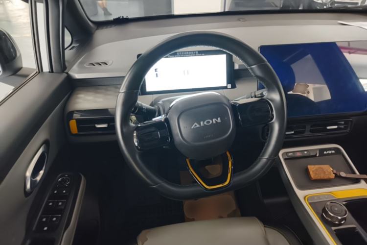 Used AION Y 2022 70 Intelligent Edition Lithium Iron Phosphate Steering Wheel